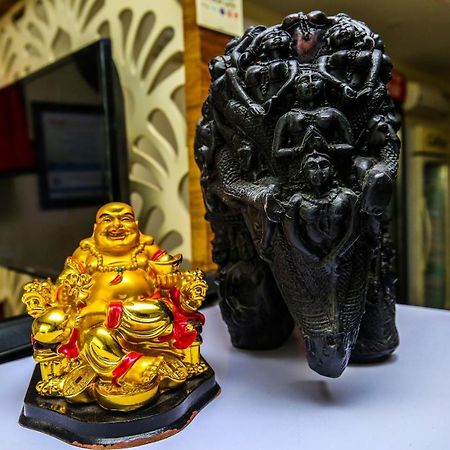 Hotel Wisteria -Main Highway Hotel Zirakpur 외부 사진