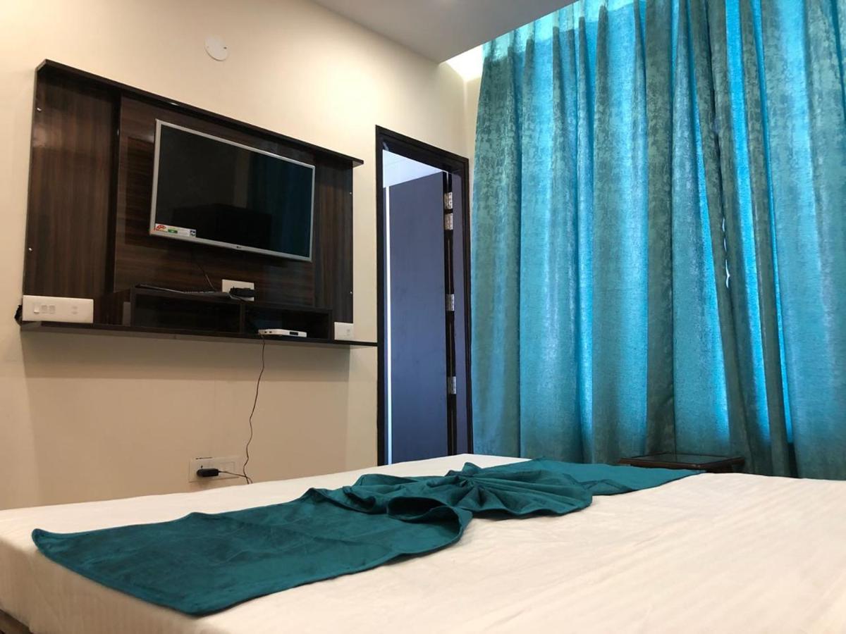 Hotel Wisteria -Main Highway Hotel Zirakpur 외부 사진