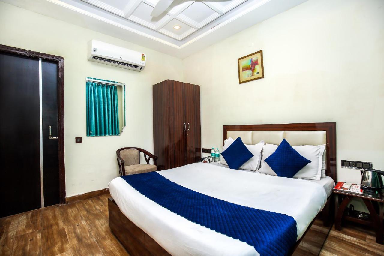 Hotel Wisteria -Main Highway Hotel Zirakpur 외부 사진