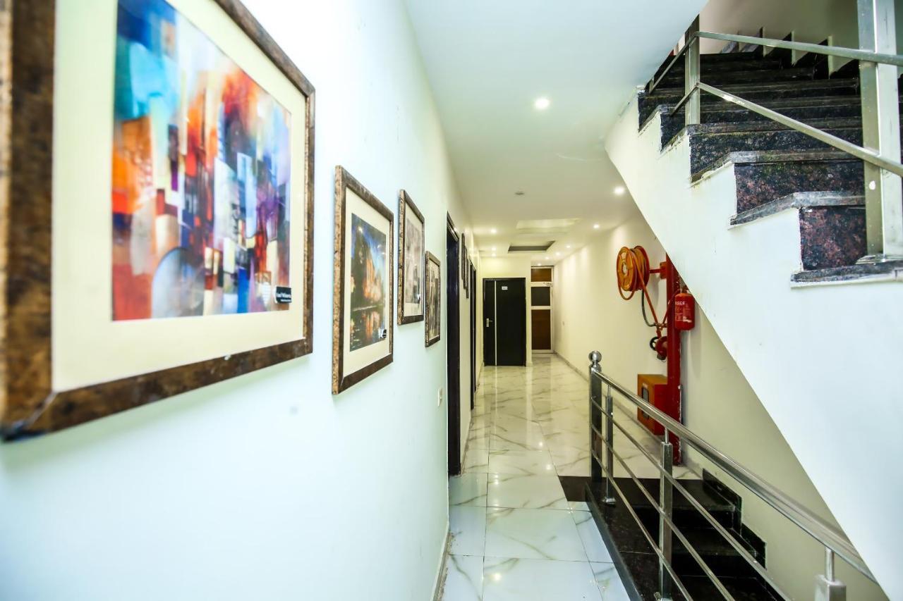 Hotel Wisteria -Main Highway Hotel Zirakpur 외부 사진
