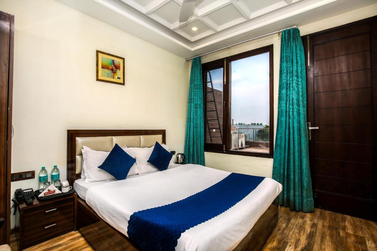 Hotel Wisteria -Main Highway Hotel Zirakpur 외부 사진